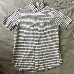 Men’s old navy striped shirt